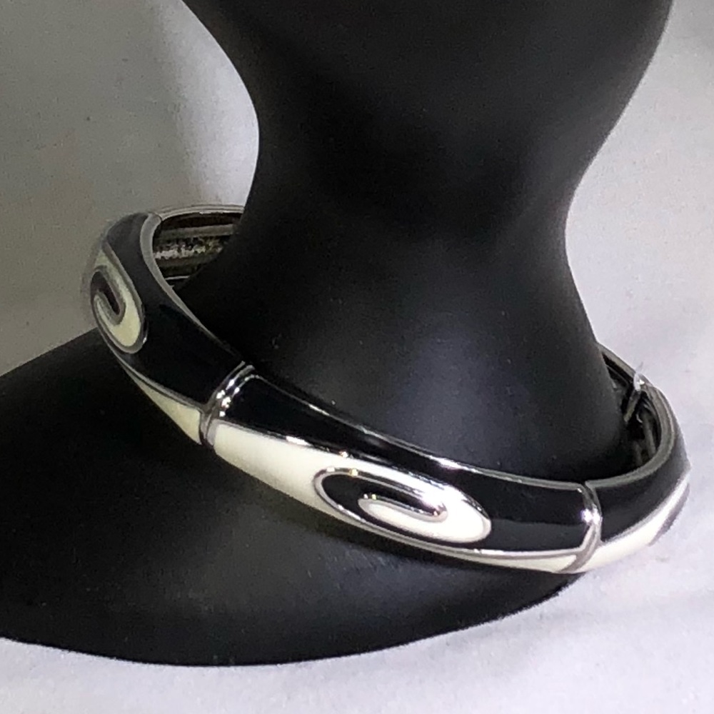 Lia Sophia Yin Yang Stretch Bracelet NWOT - Picture 6 of 8